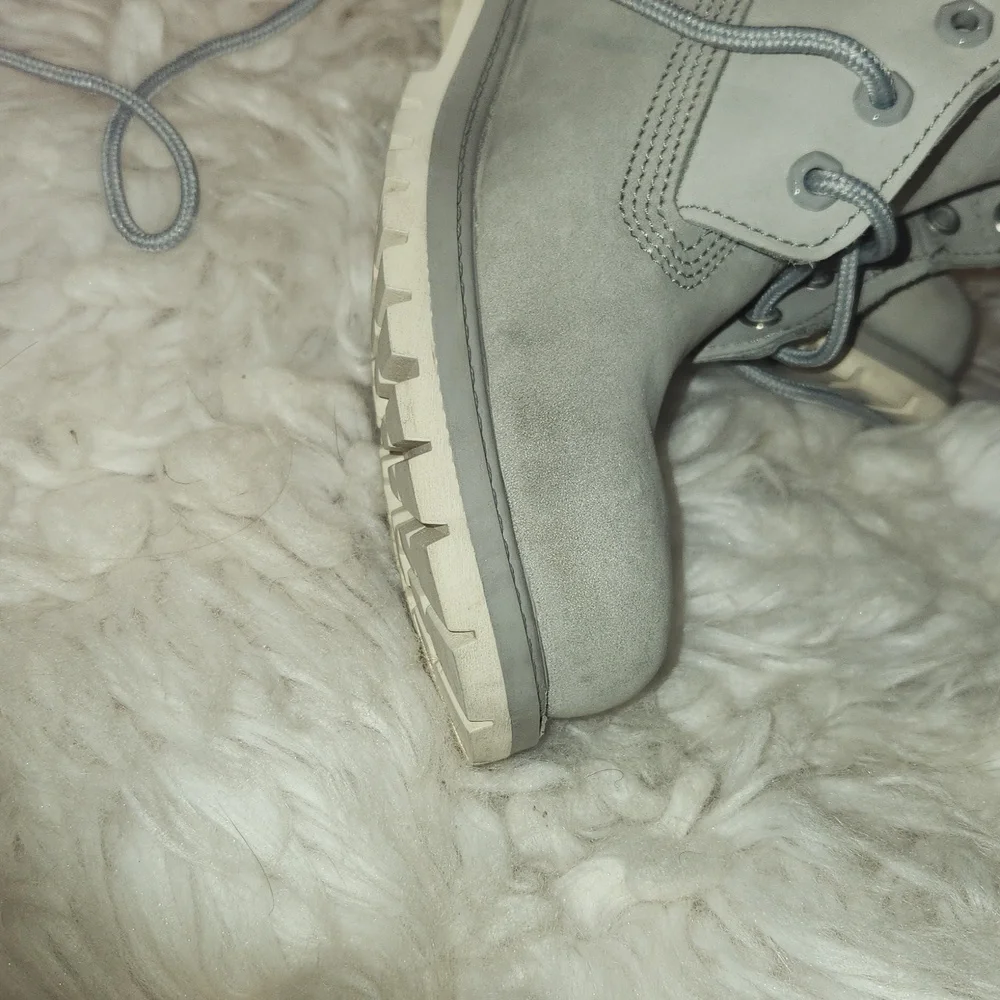 Timberland 6" Boots Womens (8) - Picture 14 of 14